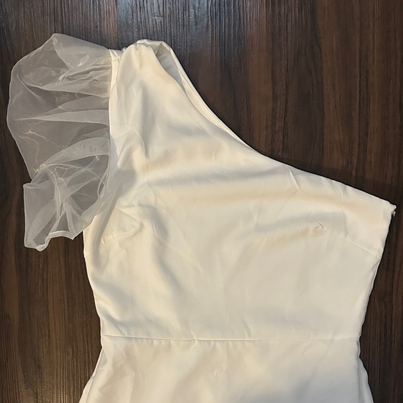 One Shoulder White Dress Size M - Picture 2 of 4